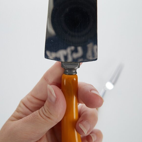 Vintage Bakelite Serrated Cake Pie Server & Meat Fork Pieces - Picture 8 of 8